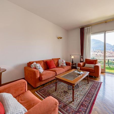 Como City View Apartment Bagian luar foto