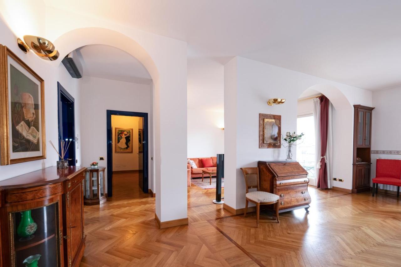 Como City View Apartment Bagian luar foto