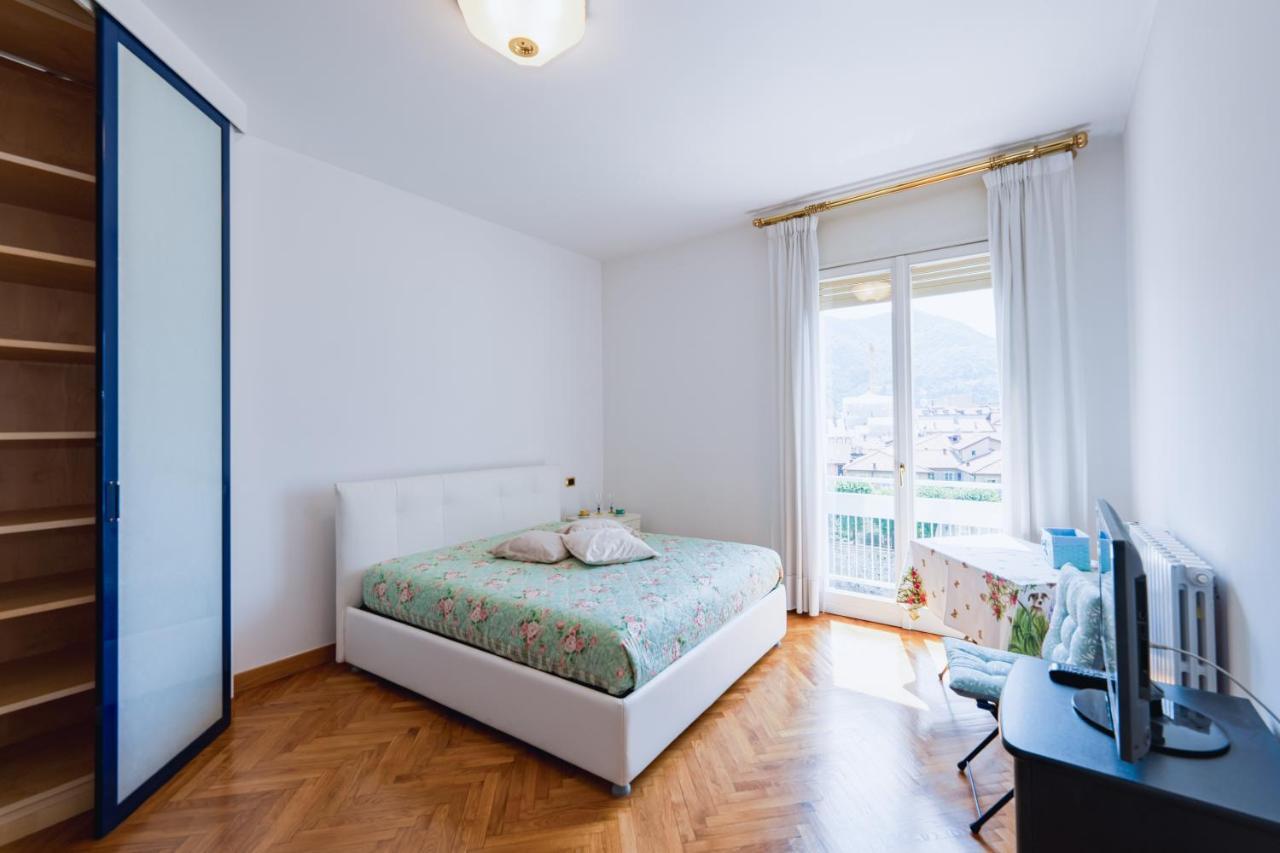 Como City View Apartment Bagian luar foto