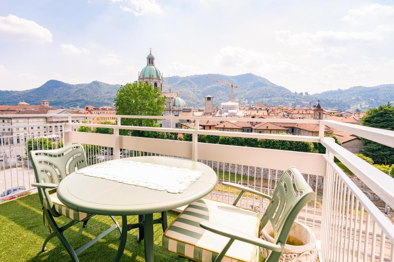 Como City View Apartment Bagian luar foto