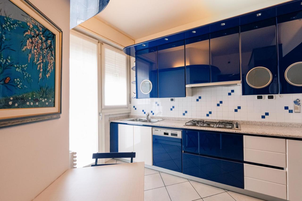 Como City View Apartment Bagian luar foto
