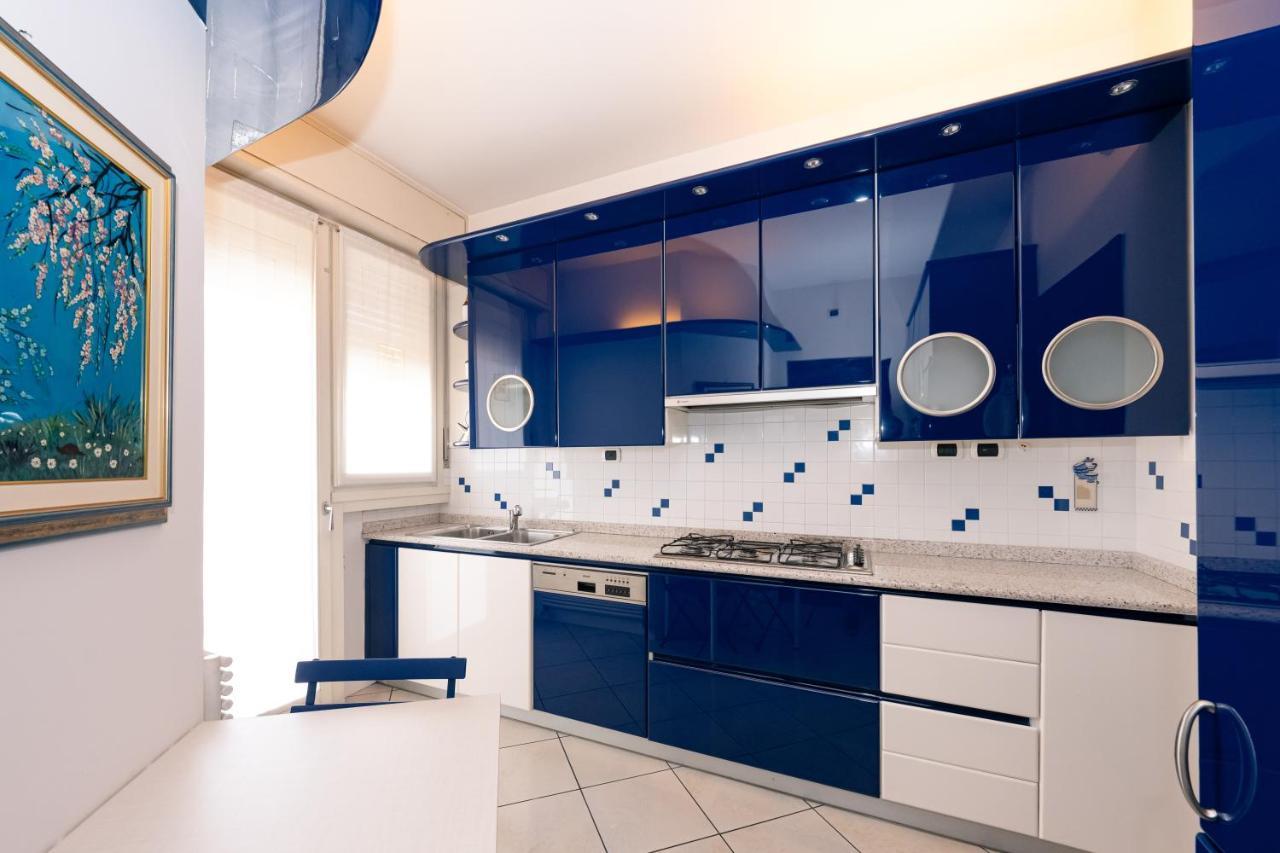 Como City View Apartment Bagian luar foto