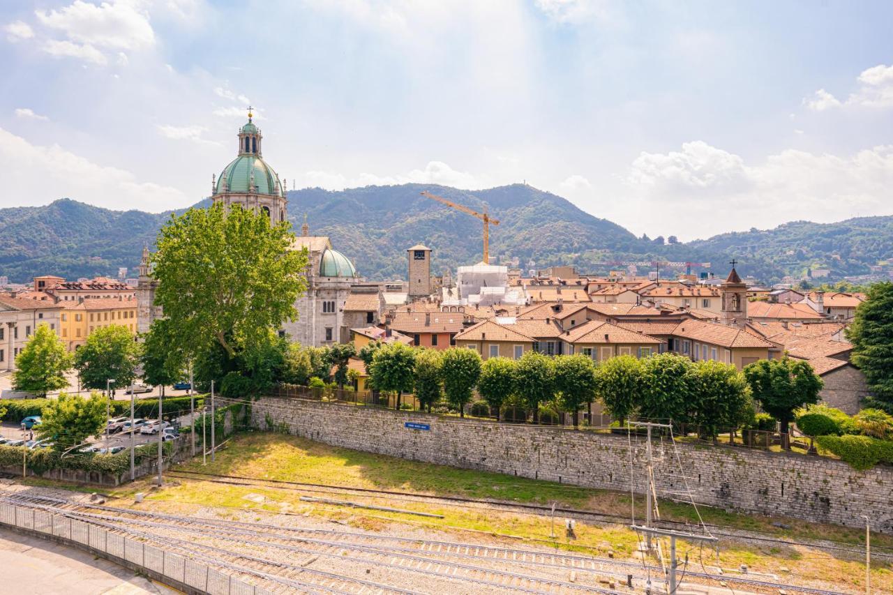 Como City View Apartment Bagian luar foto