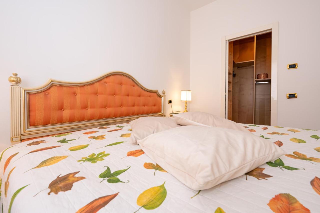 Como City View Apartment Bagian luar foto