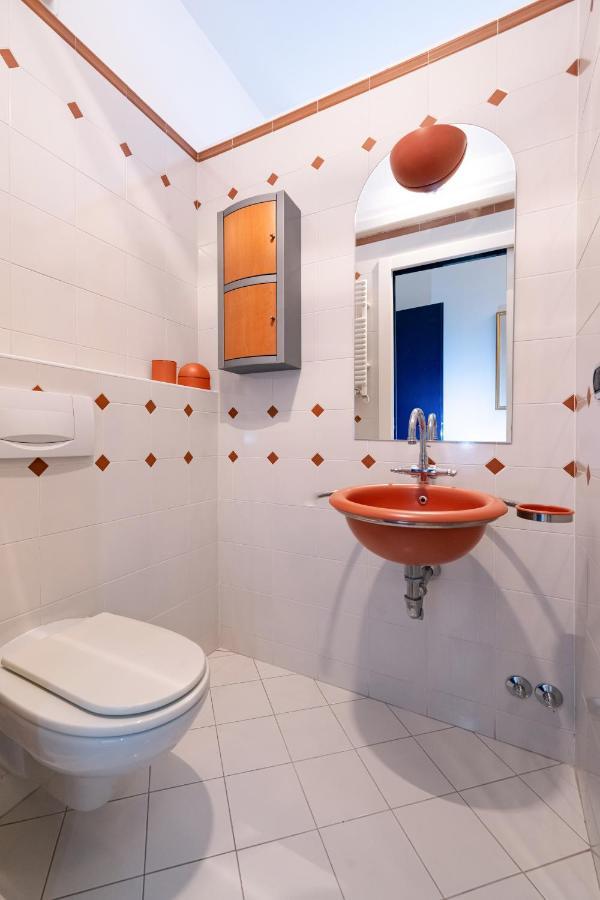 Como City View Apartment Bagian luar foto